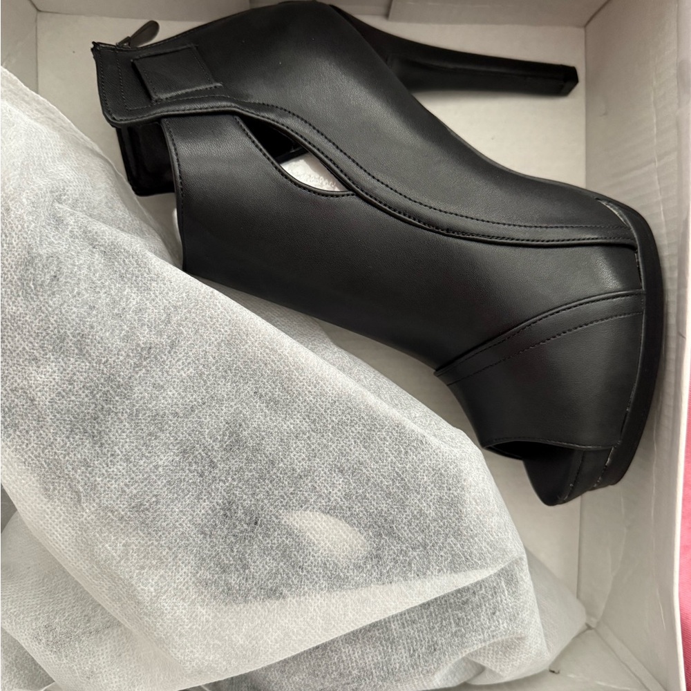 SHEIN Black Heeled Boots Classic Block Heel